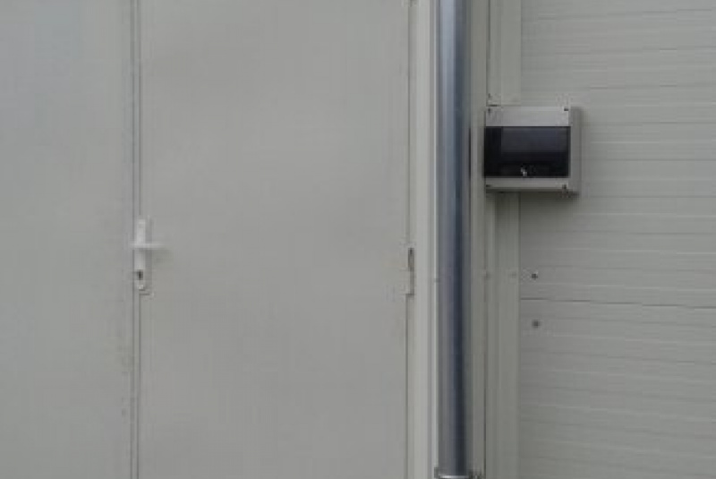  Opláštenie budov / Výroba oceľovej konštrukcie a opláštenie betonárky - Čierné - foto