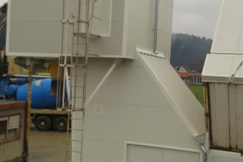  Opláštenie budov / Výroba oceľovej konštrukcie a opláštenie betonárky - Čierné - foto
