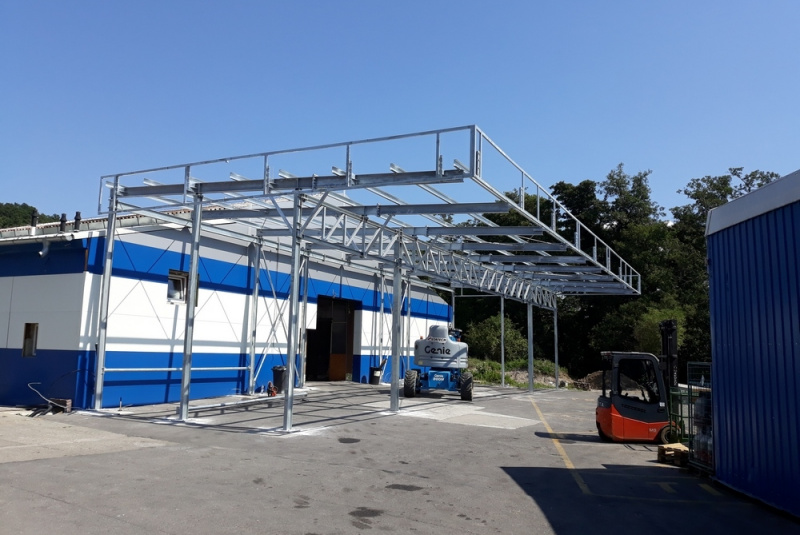  Opláštenie budov / Rekonštrukcia haly KARTON s.r.o - Prievidza - foto