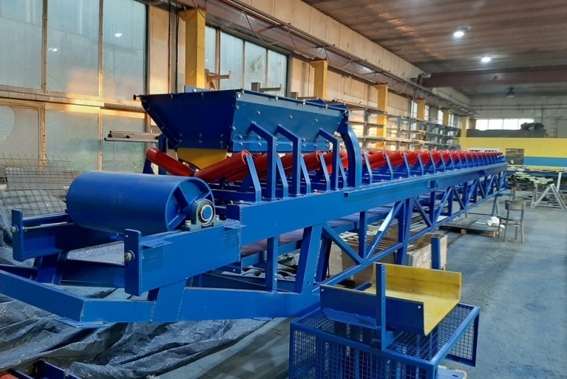  Projektovanie, výroba a montáž technologických zariadení / Dopravný pás 22m - foto