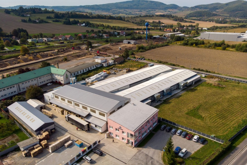  Opláštenie budov / Lukamasív s.r.o Kriváň - foto