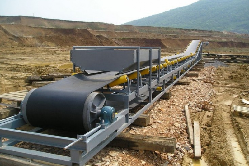  Projektovanie, výroba a montáž technologických zariadení / Dopravný pás – VSH – Turňa nad Bodvou - foto