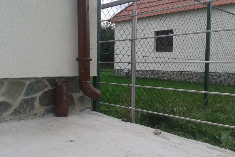  Zákazková výroba oceľových konštrukcii / Nerezové zábradlie – RD Betliar - foto