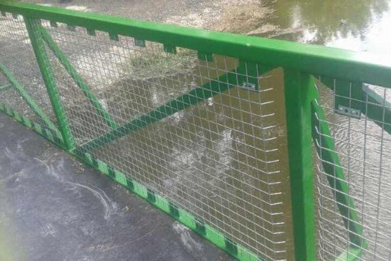  Zákazková výroba oceľových konštrukcii / Cyklistické mosty – Vozokany - foto