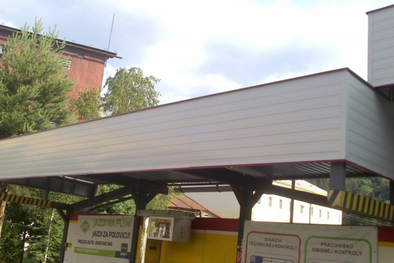  Zákazková výroba oceľových konštrukcii / Ručná autoumyvárka – Shell Sabinov - foto