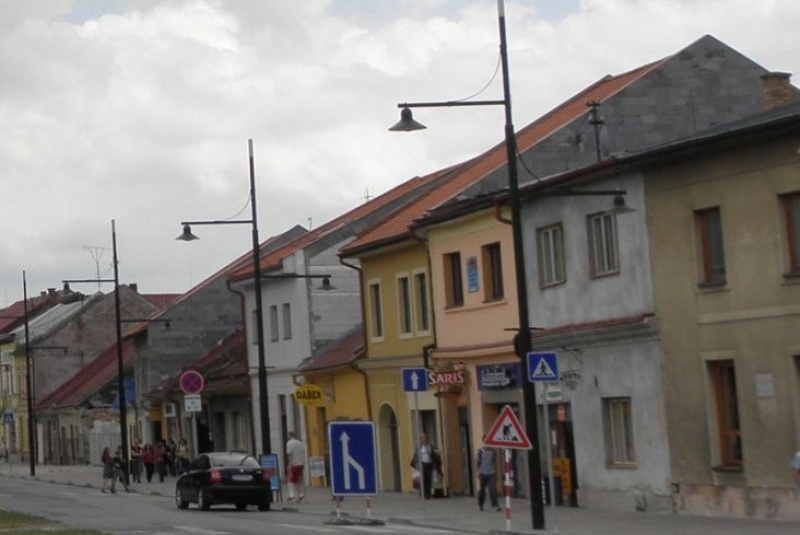  Zákazková výroba oceľových konštrukcii / Výroba a montáž stĺpov verejného osvetlenia – Ovomont Sabinov - foto