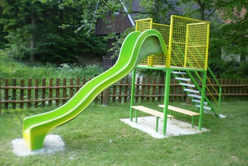 Zákazková výroba oceľových konštrukcii / Detské ihrisko – Hotel Šomka Drienica - foto