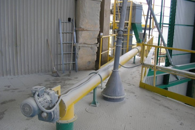 Projektovanie, výroba a montáž technologických zariadení / Výroba a montáž šnekových dopravníkov - Zeocem Bystré - foto