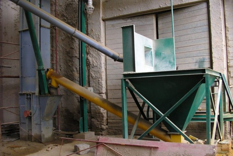  Projektovanie, výroba a montáž technologických zariadení / Výroba a montáž šnekových dopravníkov - Zeocem Bystré - foto