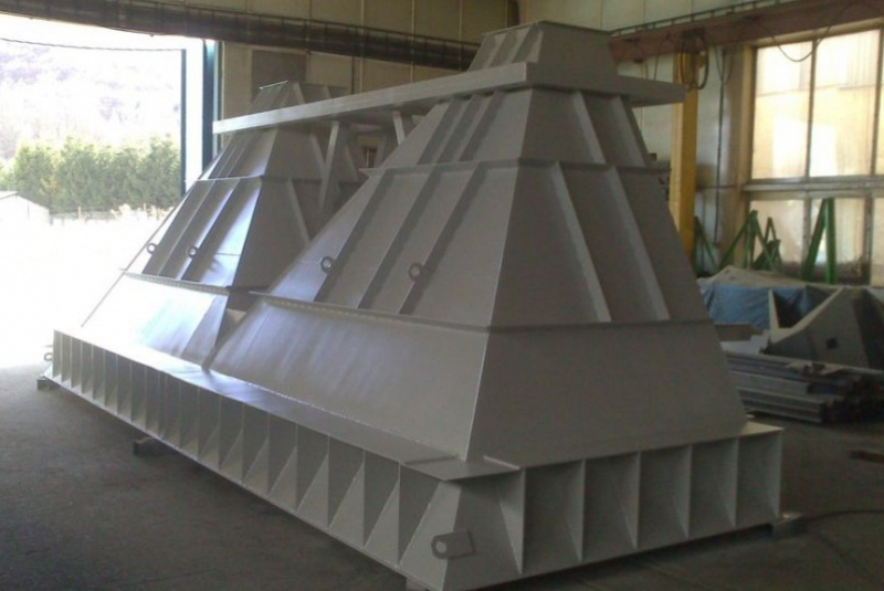 Projektovanie, výroba a montáž technologických zariadení / Výroba zásobníka kameniva 1 - TRANSUNIT - foto