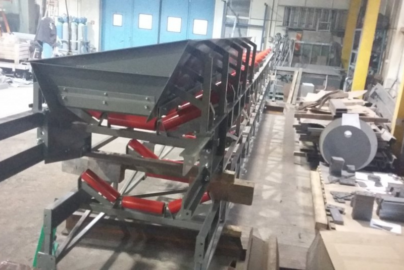  Projektovanie, výroba a montáž technologických zariadení / Dopravný pás 20 x 0,8 m - foto
