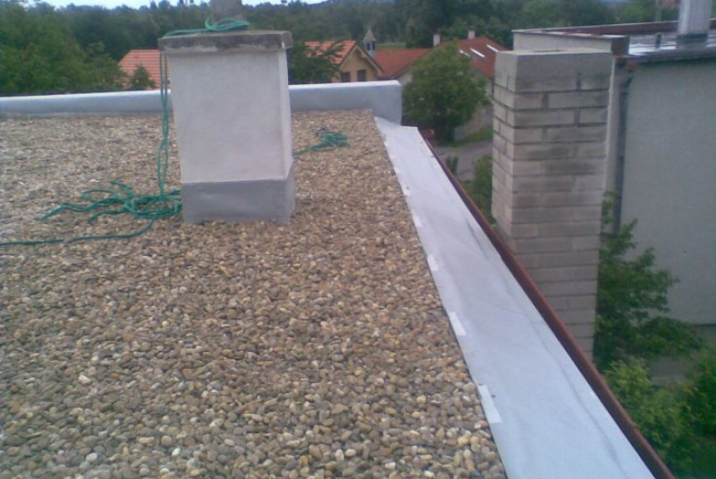  Opláštenie budov / Rekonštrukcia strechy hydroizolačnou fóliou Fatrafol - foto