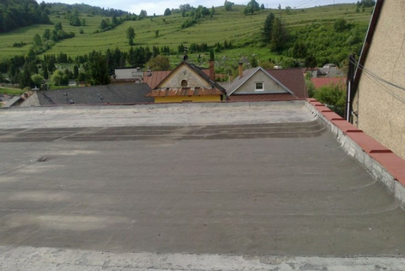  Opláštenie budov / Rekonštrukcia strechy hydroizolačnou fóliou Fatrafol - CBA Dobšiná - foto