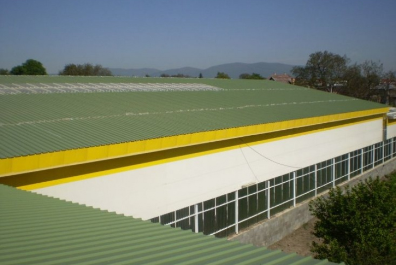  Opláštenie budov / Opláštenie obchodného centra - Sečovce - foto