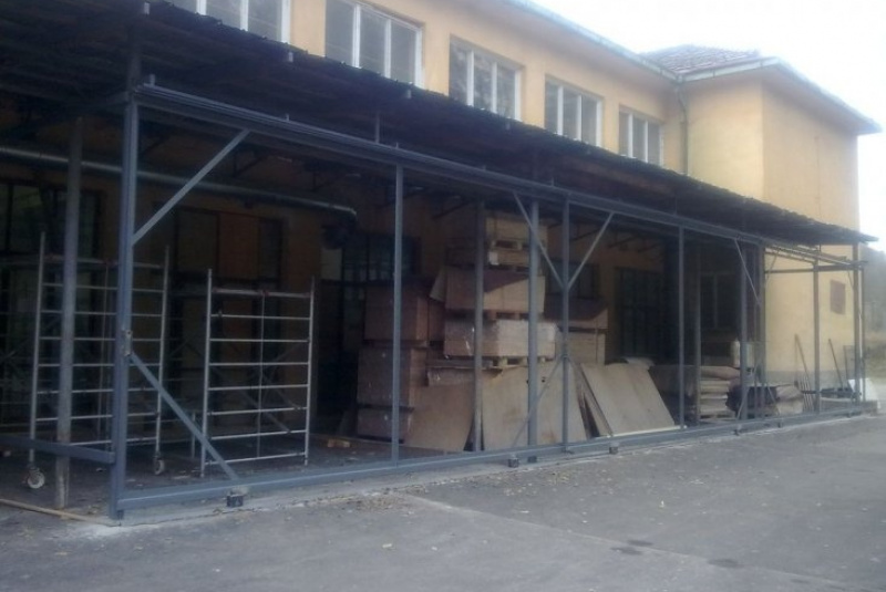  Opláštenie budov / Rekonštrukcia a opláštenie prístreška - Lukamasív Kriváň - foto