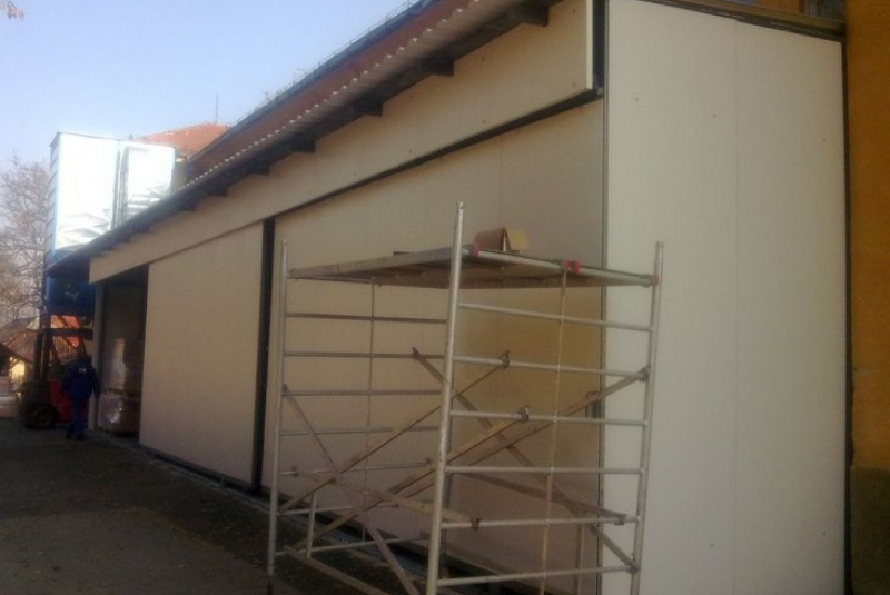  Opláštenie budov / Rekonštrukcia a opláštenie prístreška - Lukamasív Kriváň - foto