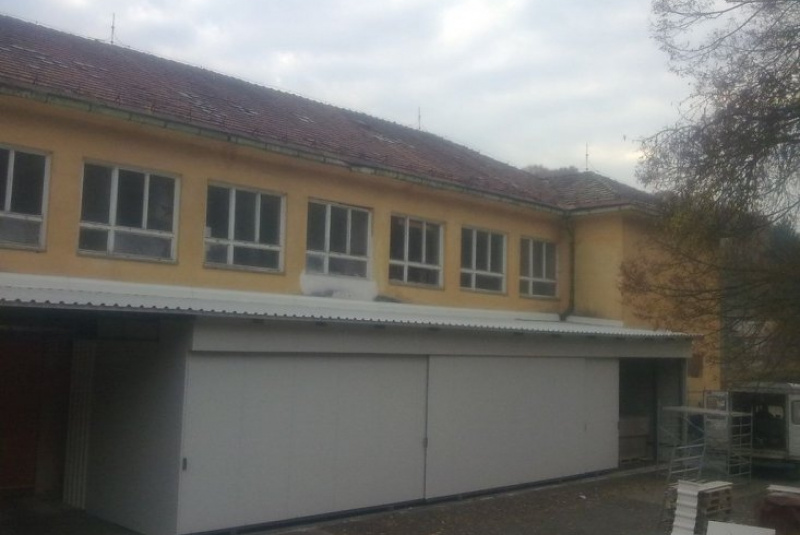  Opláštenie budov / Rekonštrukcia a opláštenie prístreška - Lukamasív Kriváň - foto